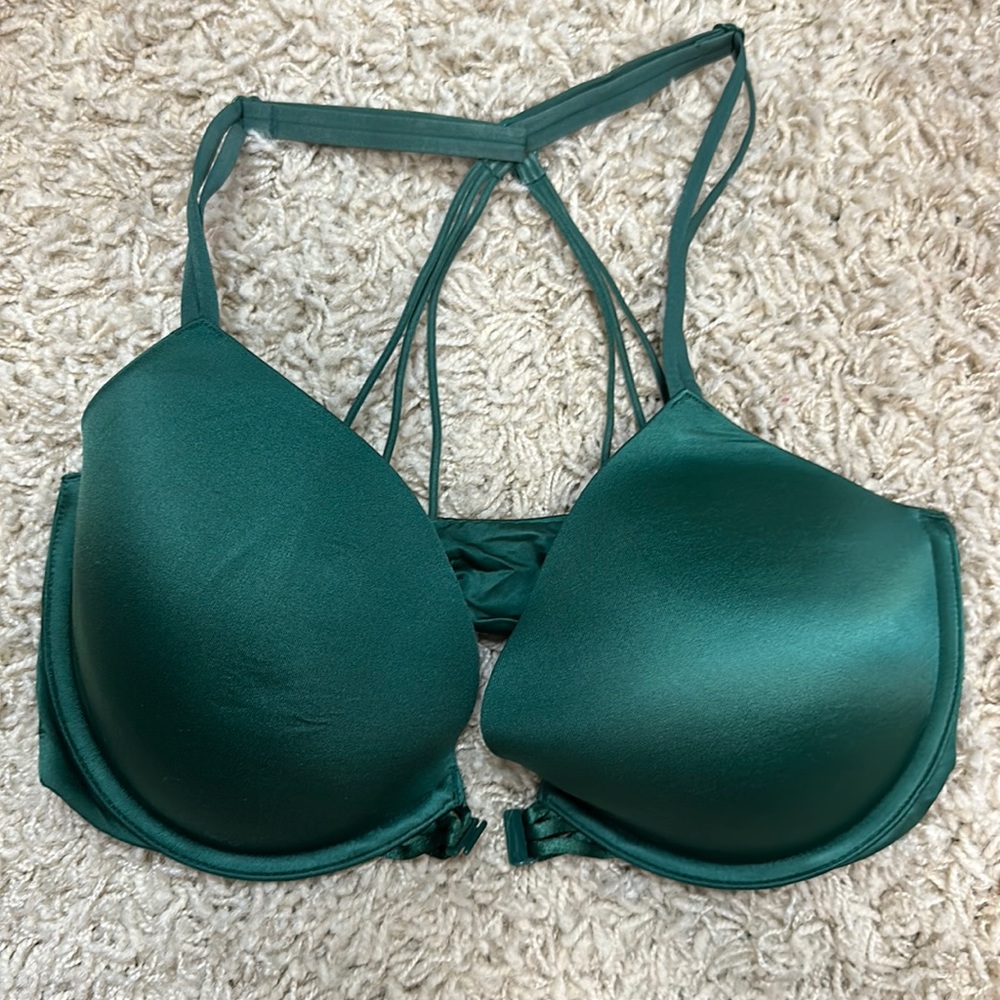 34DD Victoria’s Secret push-up bra